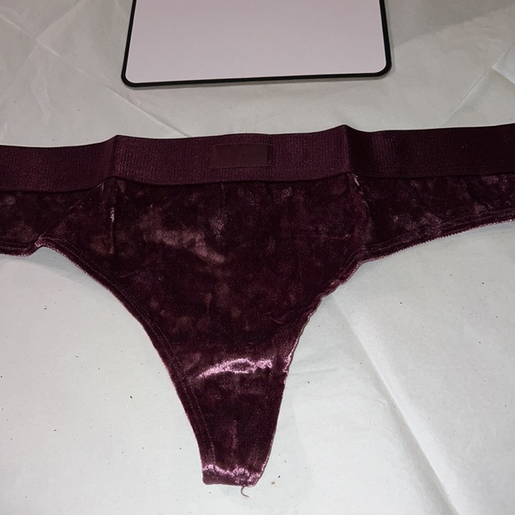 UNISEX Victoria’s Secret Velvet THONG Underwear XL - Picture 4 of 13